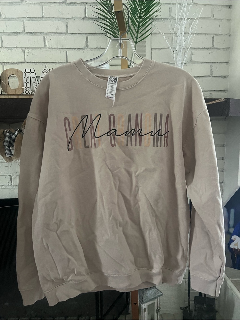 Source Unknown Beige great grandma/mama Graphic Crewneck Sweatshirt
